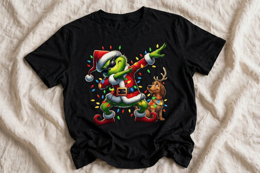 Черна тениска с Grinch dab в костюм на Дядо Коледа с кученце елен и цветни лампички